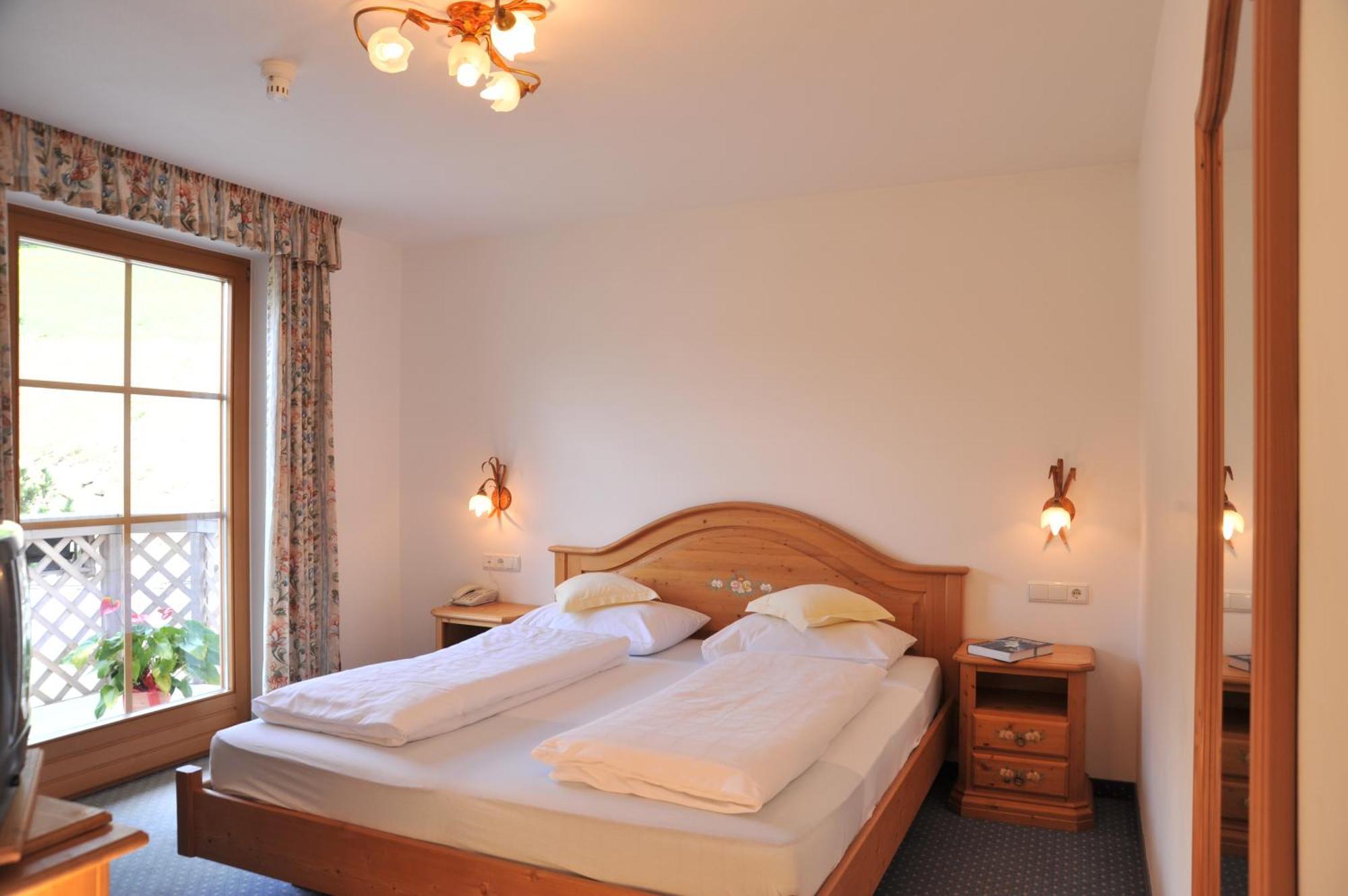 Turmhotel Gschwendt Planca di Sopra Buitenkant foto